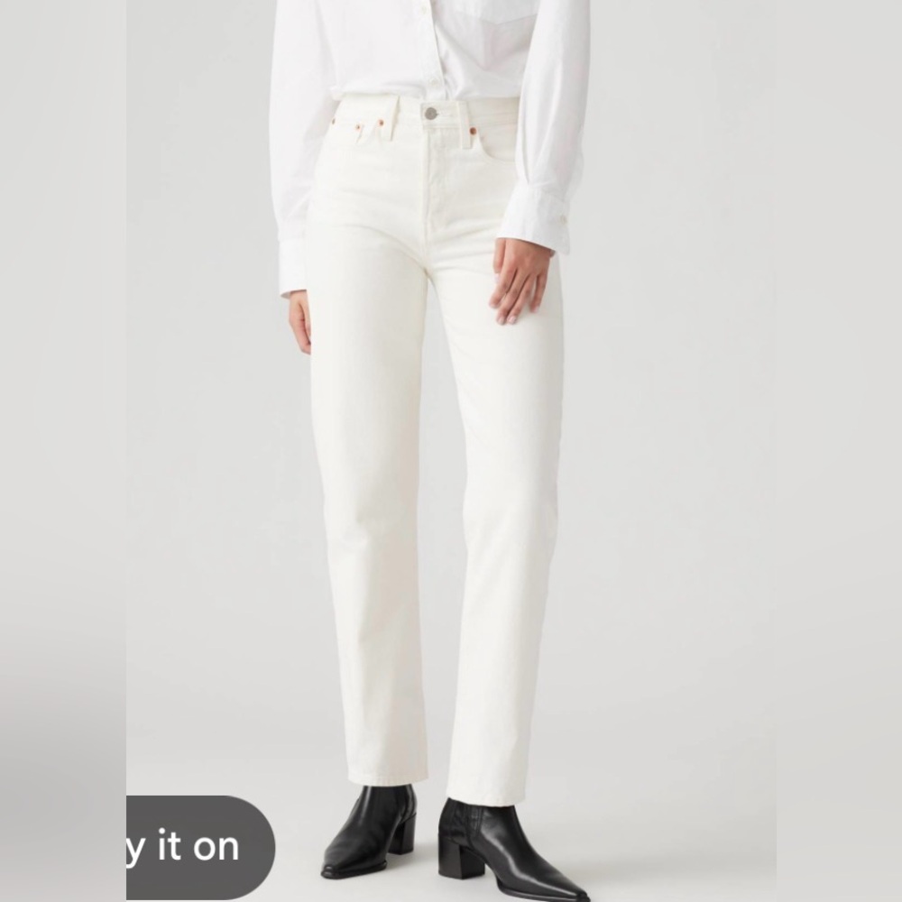 Levi’s Wedgie Straight Ankle Jeans in White